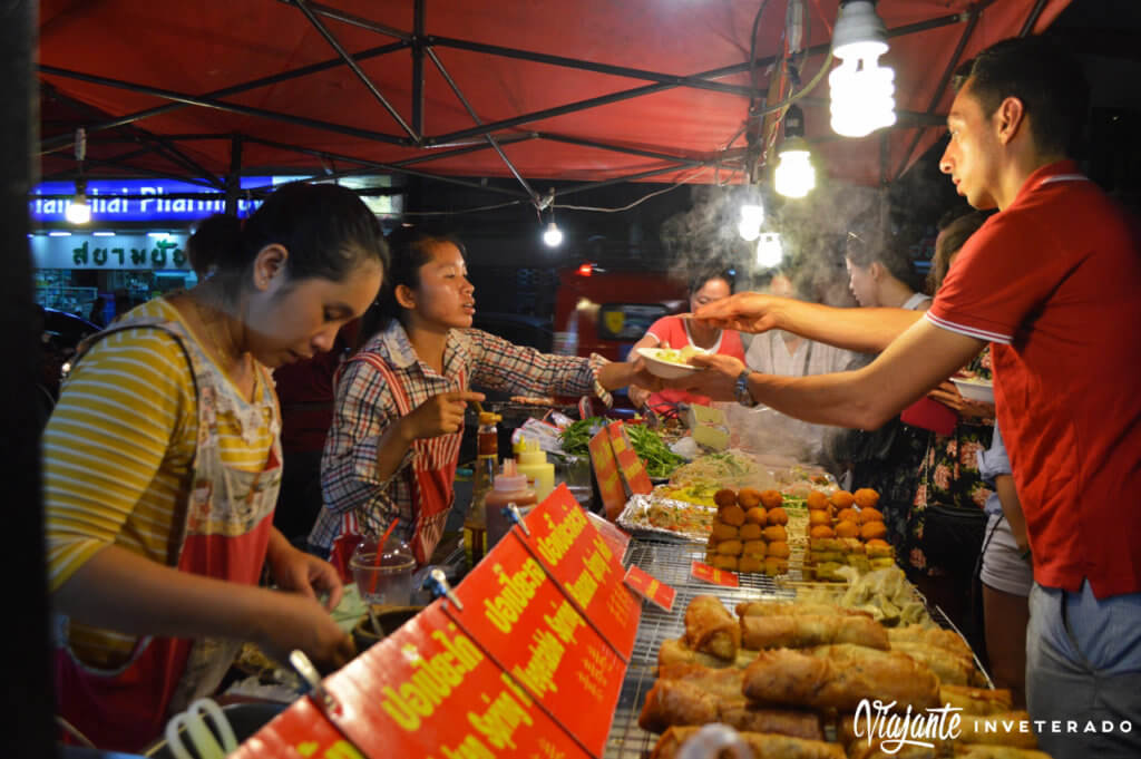 saturday night market chiang mai